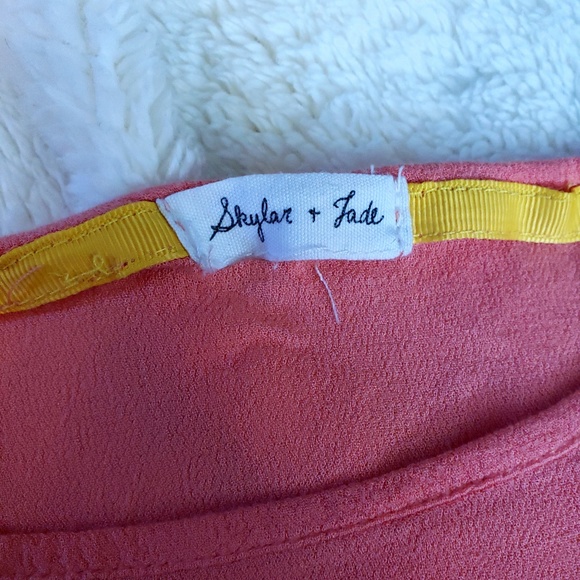 Salmon flowy top - Picture 3 of 3